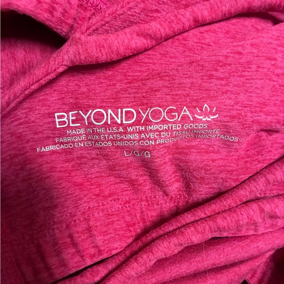 Beyond Yoga Pink Crisscross Back Long Sleeve Crop Athletic Top Size Large - Picture 8 of 8